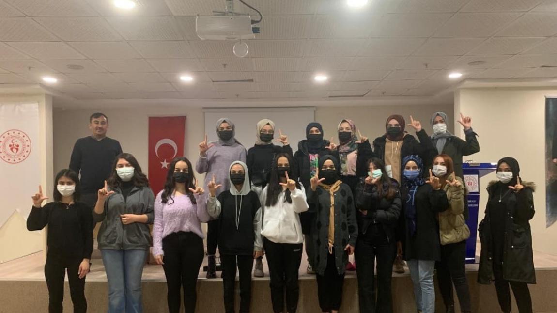 Hatice Hanım Kız Yurdunda üniversite öğrencilerimize açtığımız Türk İşaret Dili Kursumuz